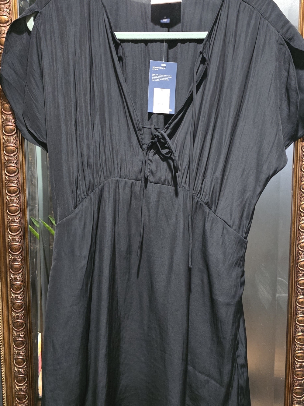 Universal Thread Black V-Neck Tie-Front Tunic Dress